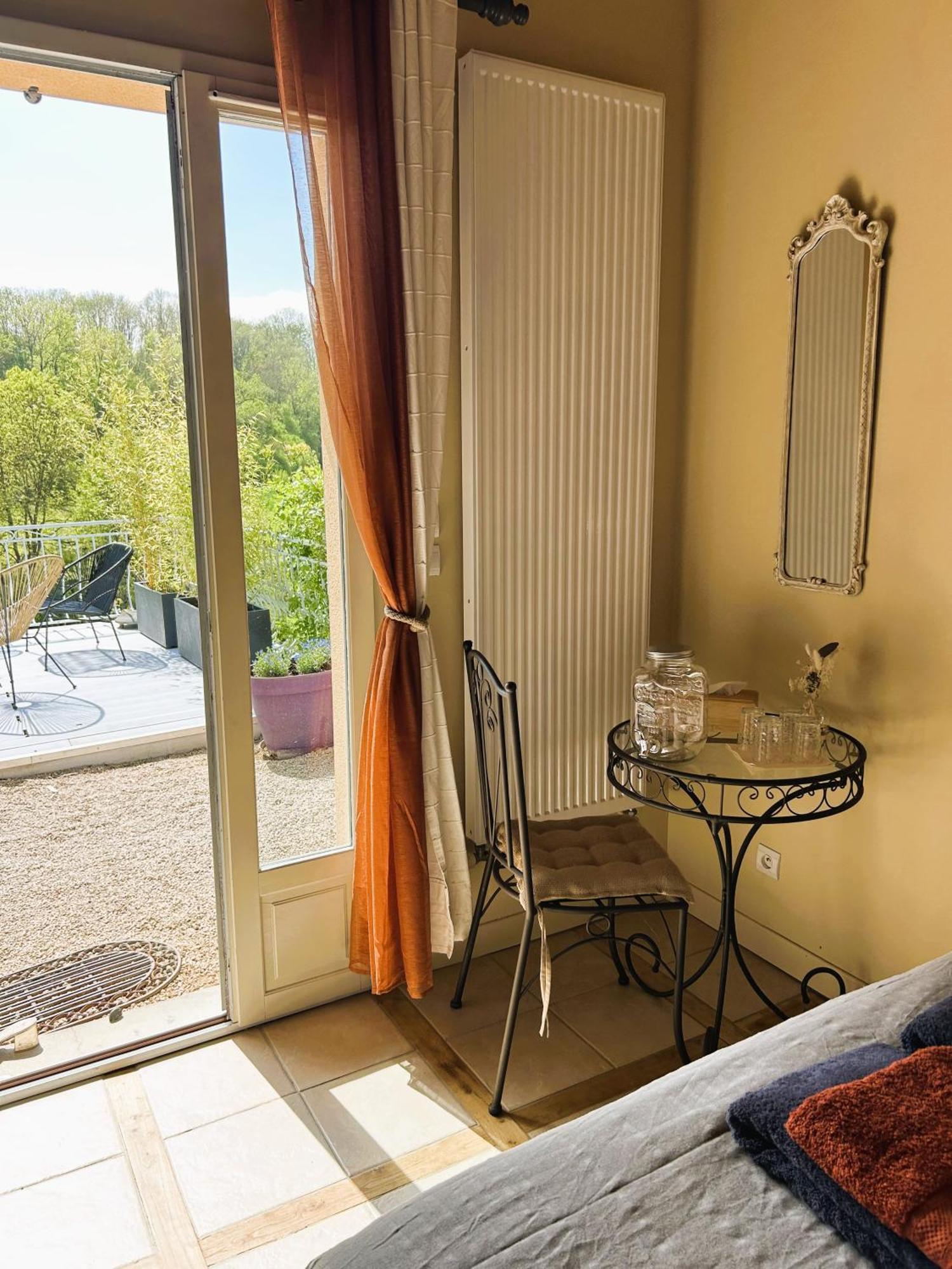 Maison d'Hotes du Vert Vallon Theize Zimmer foto